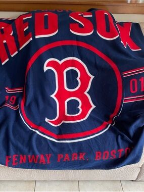 Boston Red Sox Navy & Red Throw Blanket